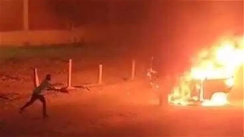 حريق يلتهم سيارة ملاكى بمدينة أسيوط دون خسائر بشرية