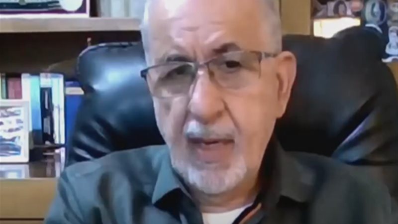 سهيل دياب، أستاذ