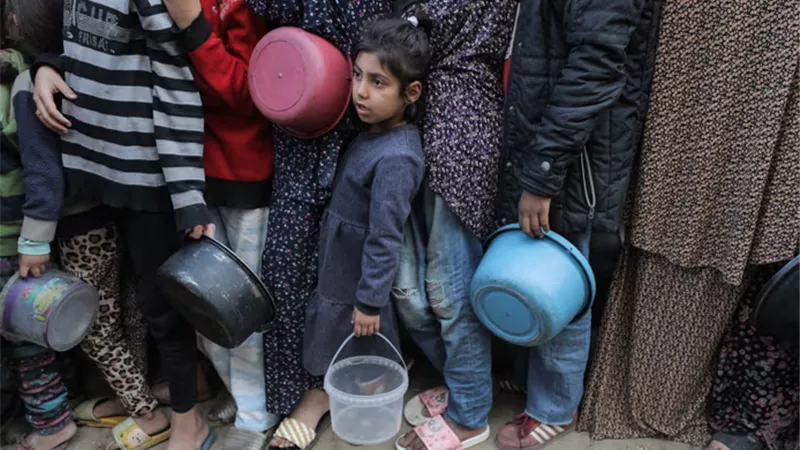 نقص الطعام والمأوى في غزة.. كيف يحاصر الاحتلال المدنيين ويمهد الطريق لمجاعة وشيكة