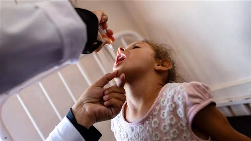 مدير جمعية الإغاثة الطبية في غزة: حالات الحصبة والتهاب السحايا بدأت في الانتشار بين الأطفال