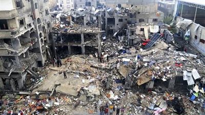 جيش الاحتلال يستخدم ناقلات جند قديمة لتفجير المنازل في شمال غزة
