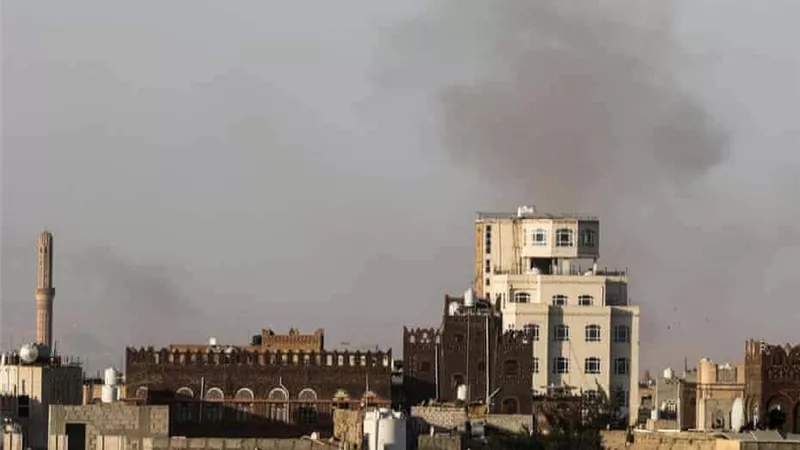 تصعيد إقليمي.. غارات إسرائيلية على اليمن ولبنان وسط انتقادات دولية وتحذيرات من انهيار الهدنة