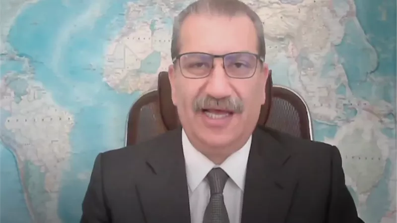 أستاذ علوم سياسية: الغرب يحاول تشويه صورة روسيا عن طريق الطائرة الإذربيجانية