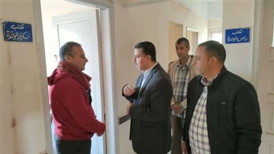 رئيس المحمودية يقوم بزيارة مفاجئة لقرية فيشا وجمعية الإصلاح الزراعى