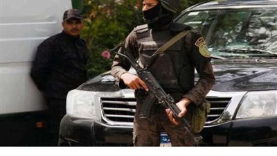 ضبط صاحب محل  يتاجر في الأسلحة البيضاء بالبحيرة