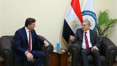 وزير البترول لرئيس 