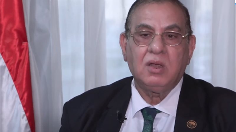 هشام عبد العزيز،