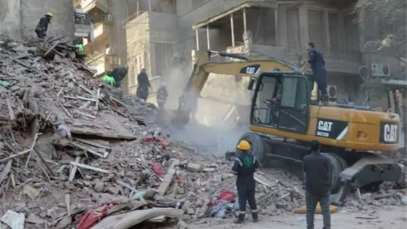 بعد «عقار الرحباني».. انهيار جزئي بعقار قديم بحي الجمرك في الإسكندرية