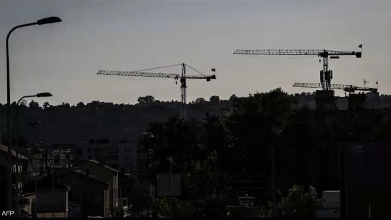800 ألف شخص بلا كهرباء واتصالات في فرنسا جراء 