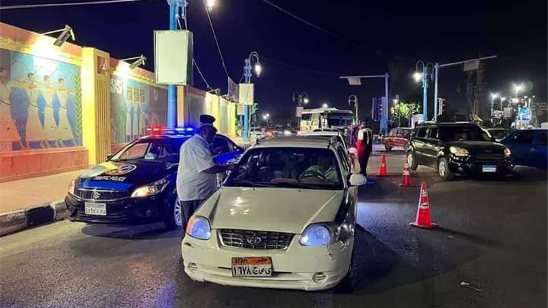 القبض على شخص يقود سيارة بلوحات «مطموسة» بالقاهرة