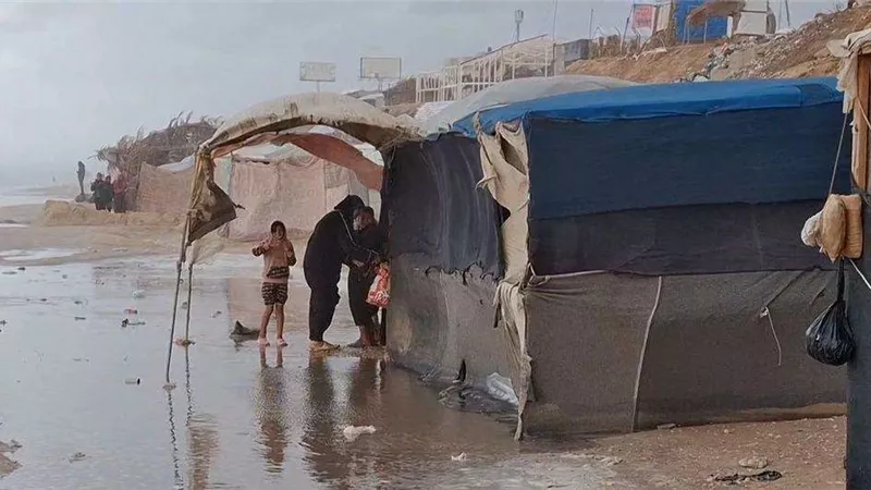 مدير جمعية الإغاثة في غزة: الأزمة في قمتها ولا يوجد مكان حتى للنوم والدفء