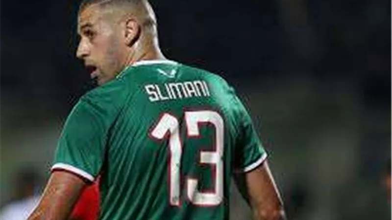 قبل مواجهة الأهلي .. انتهاء أزمة إسلام سليماني مع مدرب بلوزداد