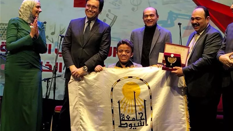 طلاب جامعة أسيوط من ذوي الهمم يحققون أربع جوائز في الموسم السابع لمسابقة المواهب الذهبية