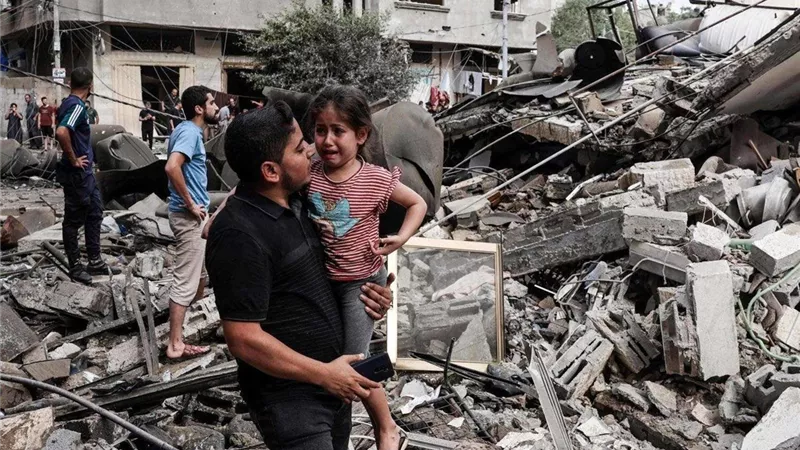 وزير الدفاع الإسرائيلي: مستعدون لتقديم تنازلات لتبادل الأسرى