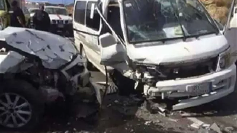 إصابة شخصين في حادث انقلاب سيارة بالصف