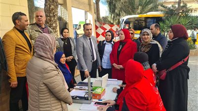 وكيل صحة البحيرة : العيادات المتنقلة المتمركزة أمام الكنائس تؤدى أعمالها الطبية والعلاجية بالمجان