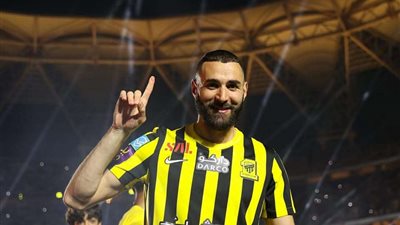 بنزيما يعود بالاتحاد من بعيد ويسجل هدف التعادل في مرمى الهلال