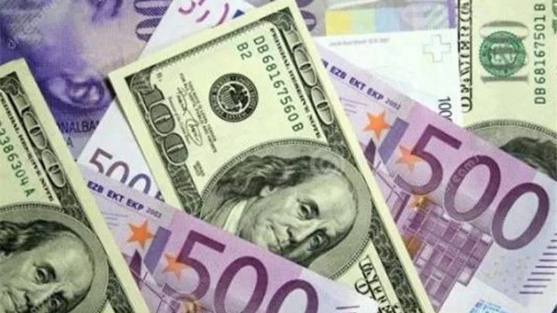 تفاصيل التحقيقات مع 3 متهمين بالإتجار غير المشروع فى العملة