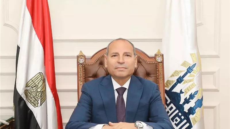 حريق في أربعة مصانع بمنشأة ناصر.. ومحافظ القاهرة: تمت السيطرة على ثلاث عقارات ويتبقى عقار واحد فقط