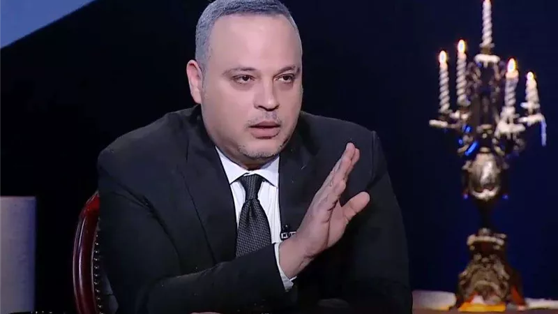 كفاية قرف وعبث بقي.. تامر عبد المنعم يثير جدلاً واسعًا عبر السوشيال