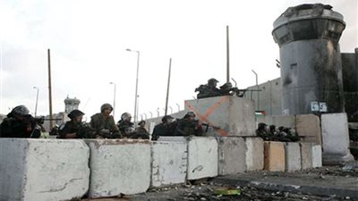 حواجز إسرائيلية.. قوات الاحتلال الإسرائيلي تنشر حواجز بالقرب من جبع العسكري