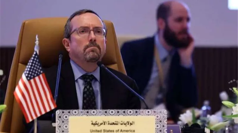 واشنطن: قضية رفع عقوبات سوريا معقدة