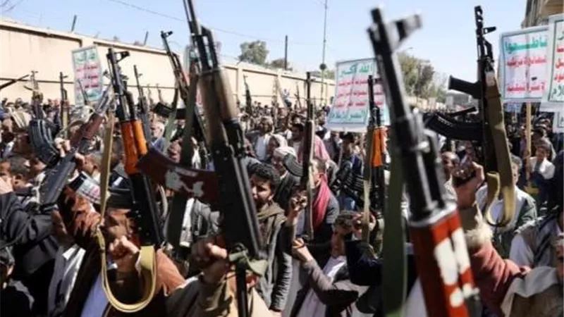 جماعة الحوثي تُعلن قصف وزارة الدفاع الإسرائيلية في تل أبيب