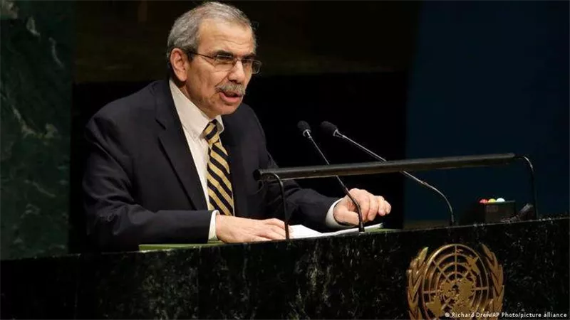 شومان: تشكيل الحكومة اللبنانية يواجه تحديات واتصالات سياسية خلف الكواليس
