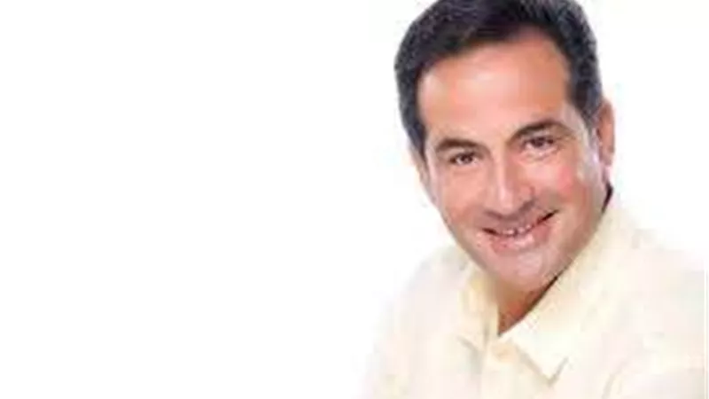 حفل محمد ثروت بالأوبرا غدًا يرفع شعار كامل العدد