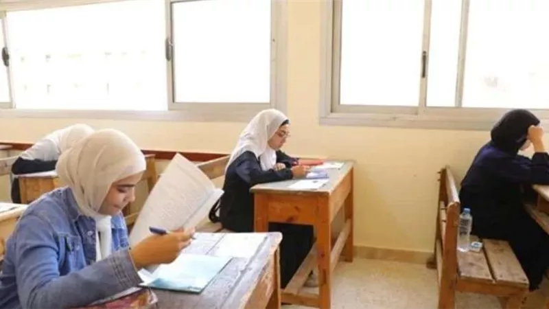 تداول أسئلة مزعومة من امتحان اللغة الإنجليزية للشهادة الإعدادية بالقاهرة.. والتعليم تحقق