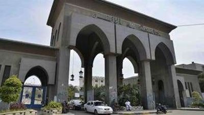 القصة الكاملة حول تعريب المقررات الدراسية بطب وصيدلة الأزهر
