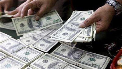 جرائم النقد الأجنبي خارج المصارف تهدد الاقتصاد.. وخبير: عقوبات صارمة تنتظر المخالفين