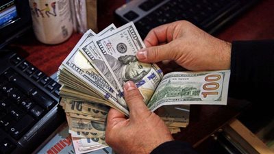 استقرار سعر صرف الدولار بداية تعاملات الأسبوع