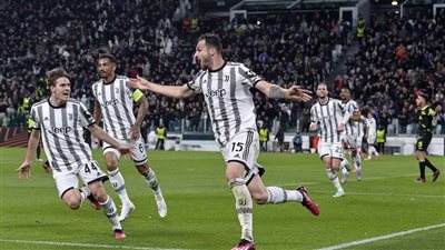 مباراة يوفنتوس ضد نابولي في قمة الدوري الإيطالي