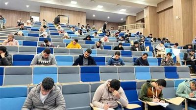 صيانة وتجهيز المدرجات.. تفاصيل استعدادات كلية هندسة المطرية بحلوان للترم الثاني 2025| خاص