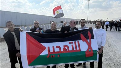 النائب محمد علي أبو حجازي يشارك في وقفة تضامنية كبيرة أمام معبر رفح
