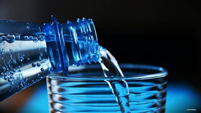 دراسة: المياه الفوارة تساعد في إنقاص الوزن لكن بحذر