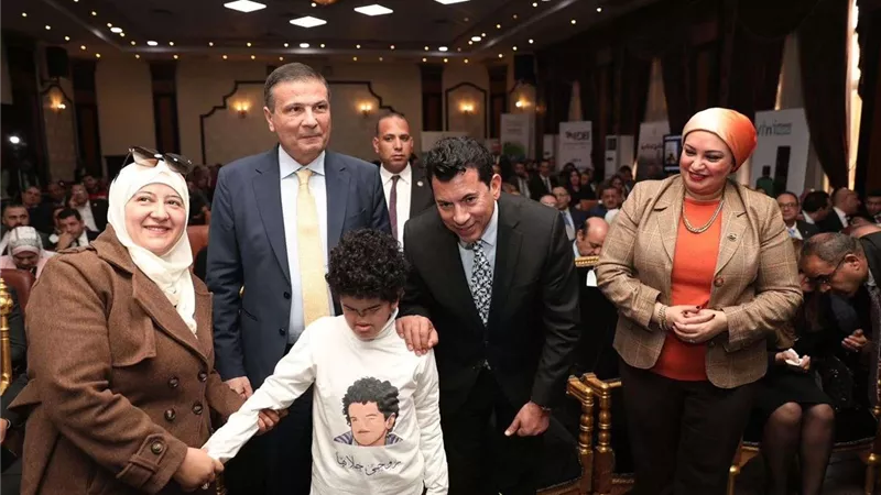 وزير الزراعة يعلن عمل برنامج تدريبي لذوي الإعاقة ومكافأة 10 آلاف جنيه