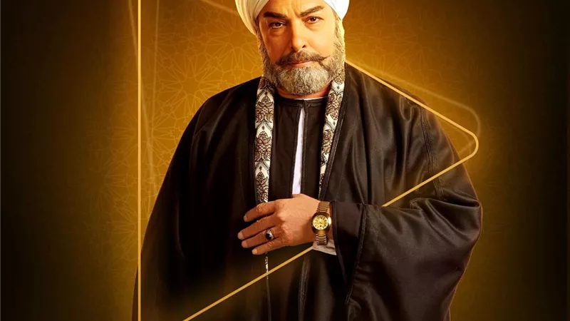 أحمد عبد العزيز يعود إلي الجلباب الصعيدي بعد 16 عام