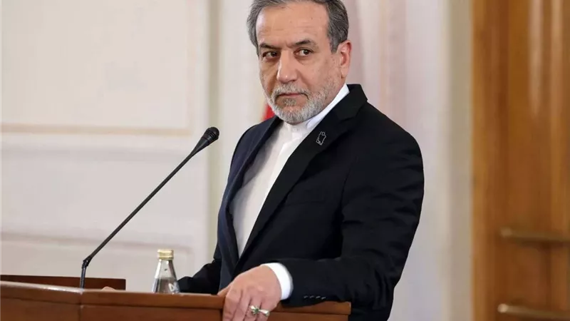 إيران تسخر من خطة ترامب لتهجير سكان غزة: لماذا لا تُرسلوا الإسرائيليين إلى غرينلاند؟