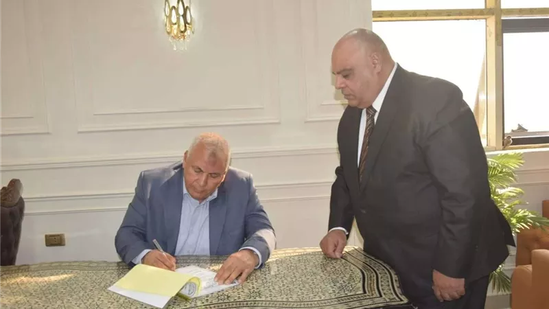 محافظ الوادي الجديد يعتمد نتيجة الشهادة الإعدادية بنسبة نجاح 93.9%.. رابط الاستعلام