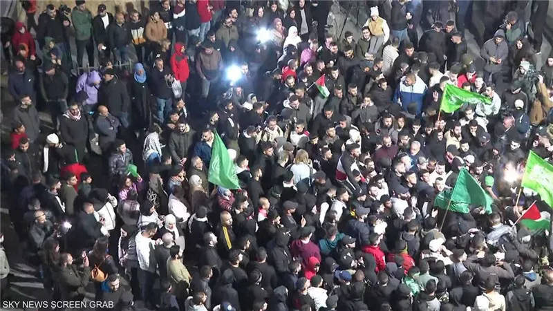 إسرائيل تعلن تحرير ثلاثة رهائن محتجزين لدى حماس في غزة