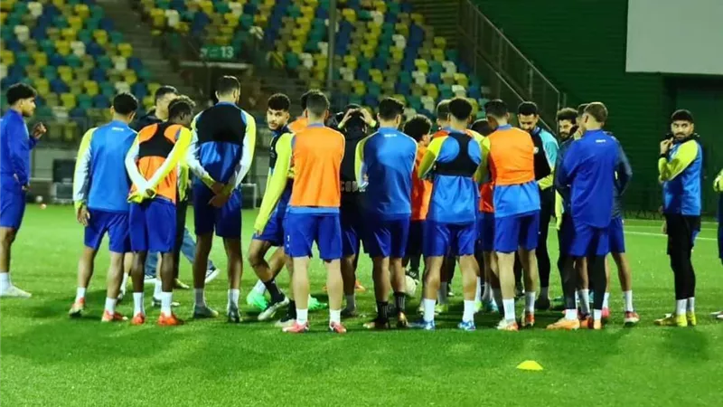 مروان حمدي يقود هجوم الإسماعيلي أمام طلائع الجيش