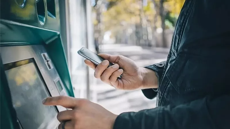دليل شامل لخدمة السحب النقدي من محفظة الموبايل عبر ماكينات الصراف الآلي (ATM)