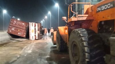 عودة حركة المرور بطريق القاهرة - الإسكندرية الزراعي بعد رفع آثار حادث سيارة نقل