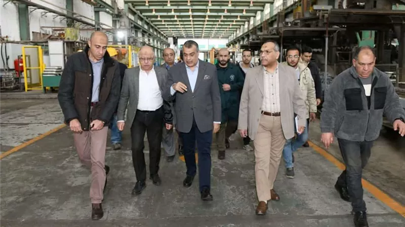 وزير الدولة للإنتاج الحربي يتفقد شركة حلوان للصناعات الهندسية فى زيارة مفاجئة