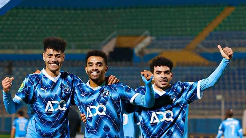 تشكيل بيراميدز أمام سموحة بالدوري.. ثلاثي في الهجوم