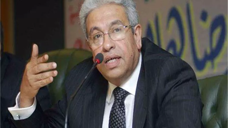 عبد المنعم سعيد: على القمة العربية الطارئة وضع مشروعًا لوقف القتال للأبد في غزة