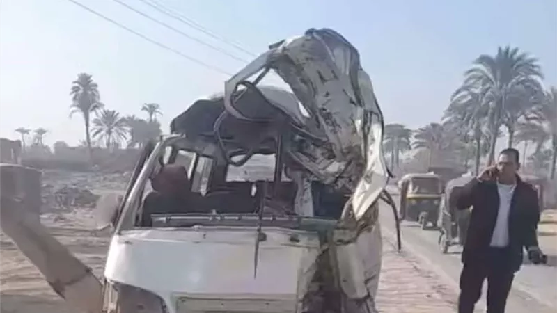 تفاصيل مصـ رع شخصين وإصابة 9 آخرين فى حـ ادث تصادم عنيف بالدقهلية.. صور