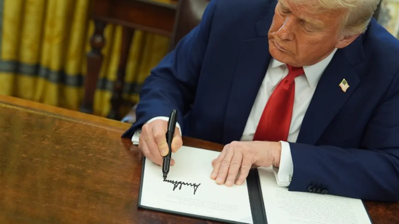 دونالد ترامب 